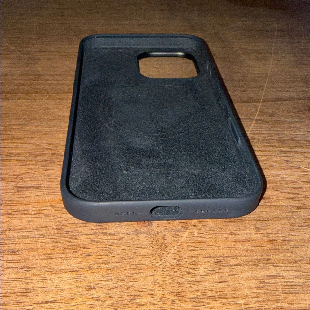 APPLE iPhone 16 ProMax Midnight Silicone Case